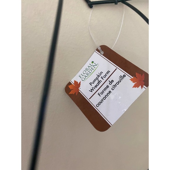 Large Halloween Fall Thanksgiving Pumpkin Wreath Form Wreath Frame Wreath Base - Picture 4 of 4